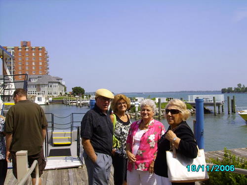 ./Gallery/2011 40th Anniv. Boat Ride/SANY0115.jpg